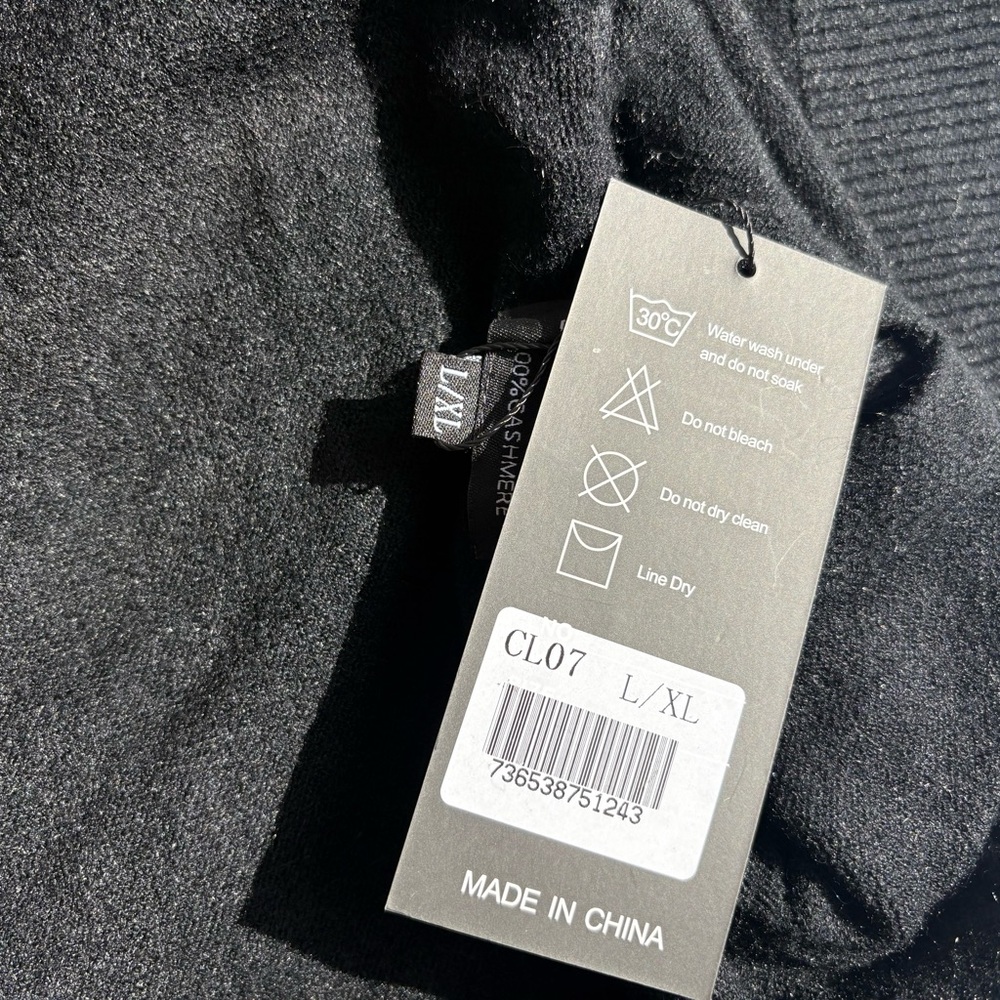 S. Christina Black Cashmere Hoodie - Brand New - L/XL - Picture 6 of 7